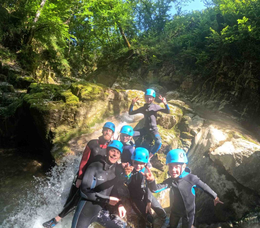 aqua rando Pont du Diable enfant famille Annecy