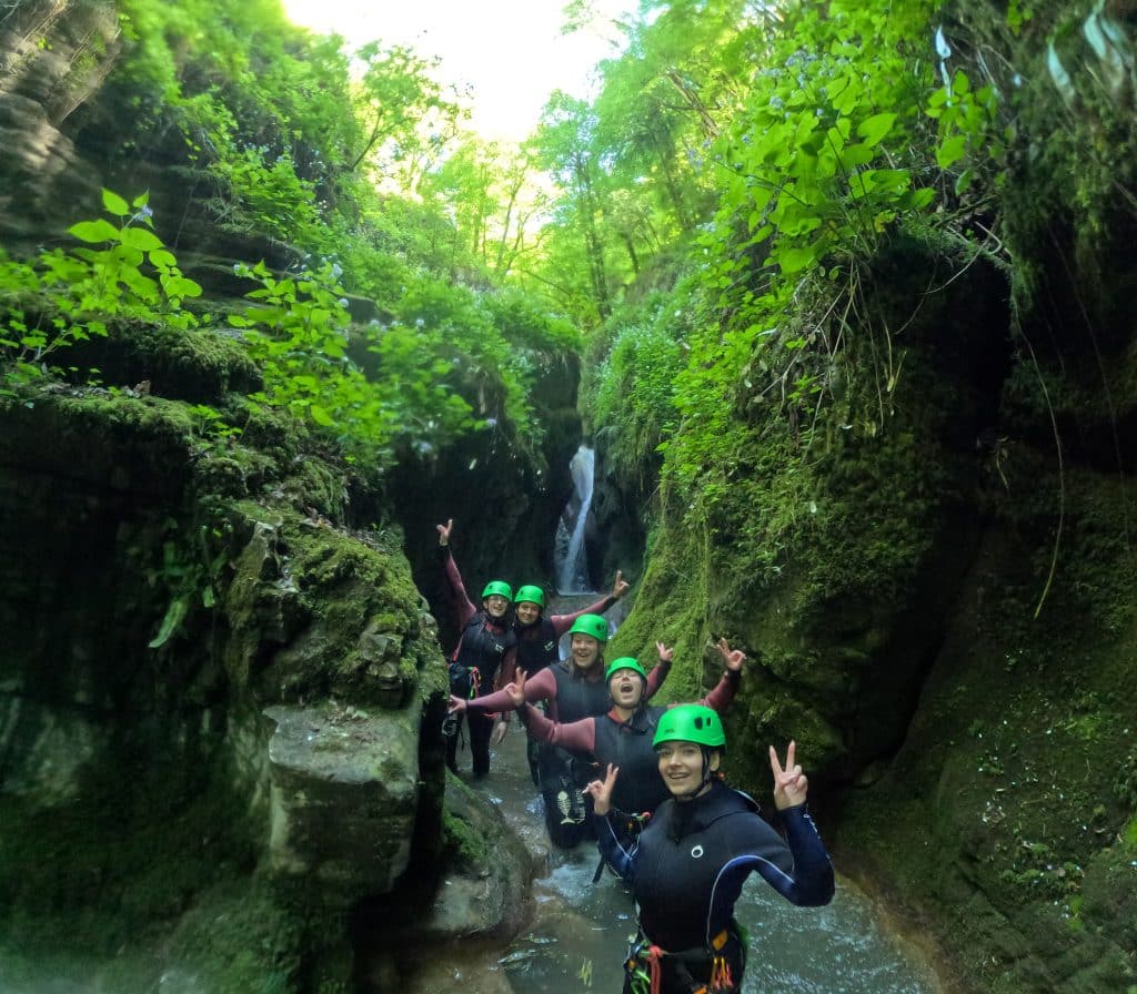 evjf Sortie canyoning avec Canriv près de chambéry